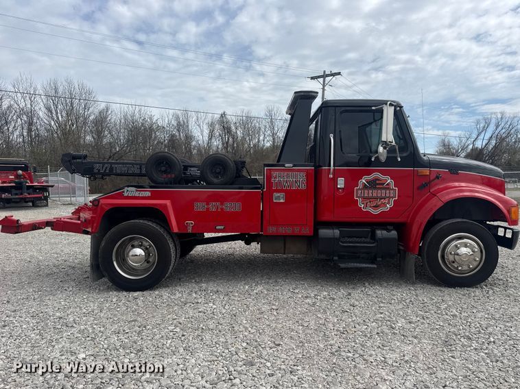 image for item DO8481 1997 International 4700 tow truck