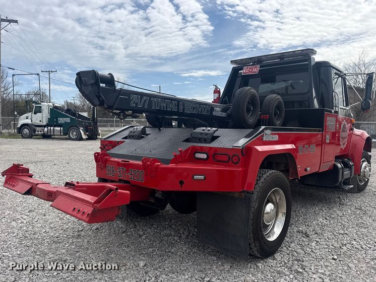 image for item DO8481 1997 International 4700 tow truck