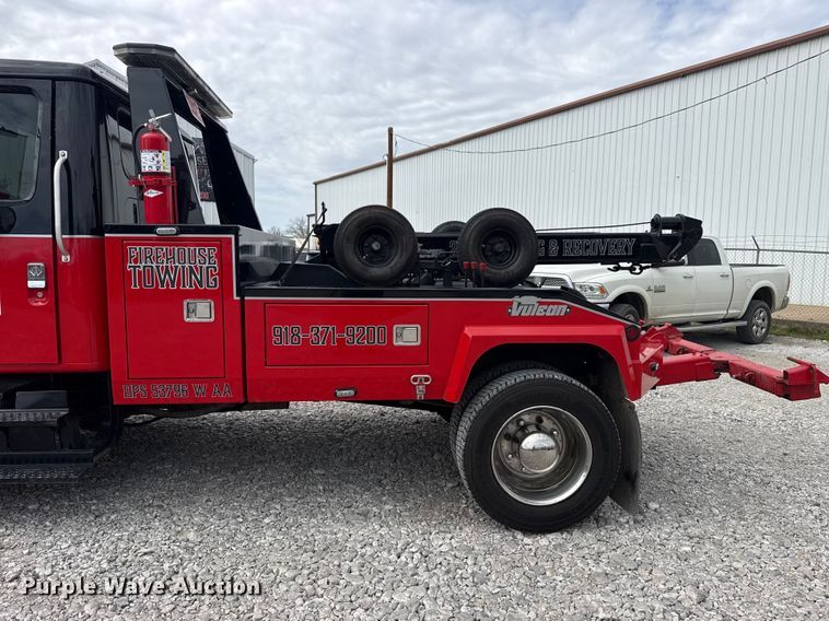 image for item DO8481 1997 International 4700 tow truck