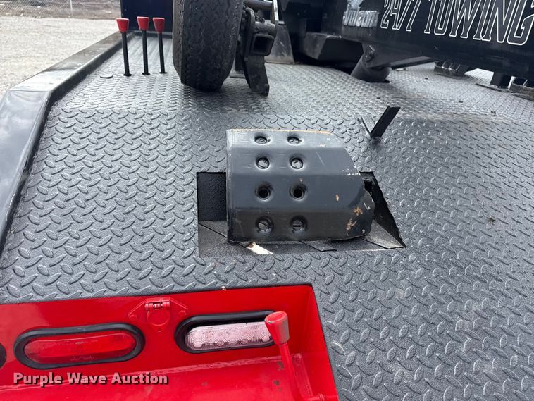 image for item DO8481 1997 International 4700 tow truck