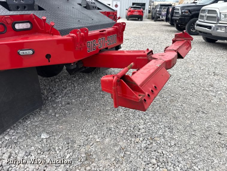 image for item DO8481 1997 International 4700 tow truck