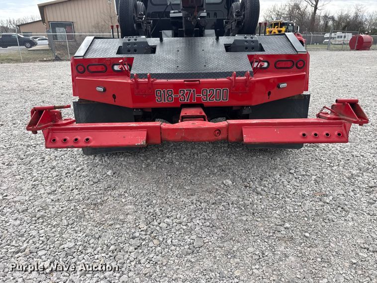 image for item DO8481 1997 International 4700 tow truck