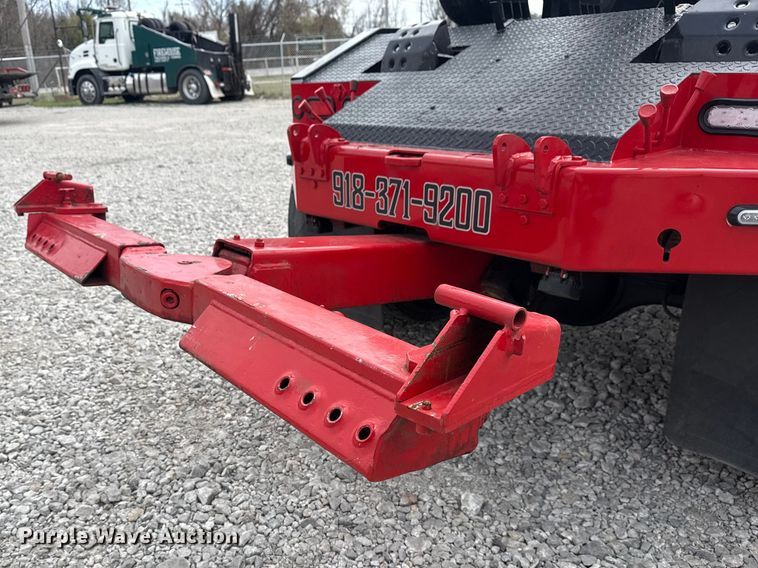 image for item DO8481 1997 International 4700 tow truck