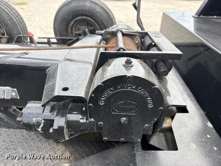 image for item DO8481 1997 International 4700 tow truck