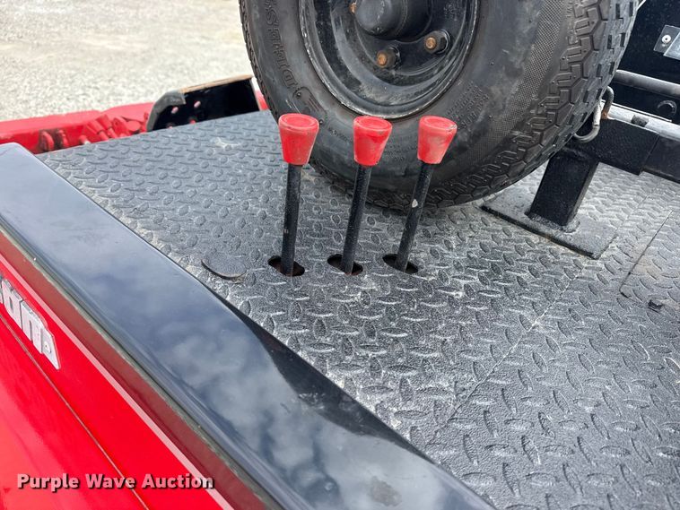 image for item DO8481 1997 International 4700 tow truck