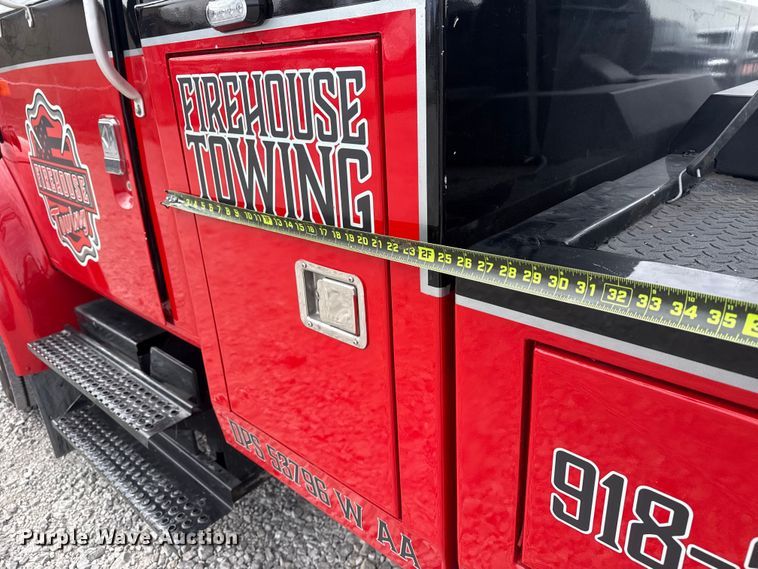 image for item DO8481 1997 International 4700 tow truck