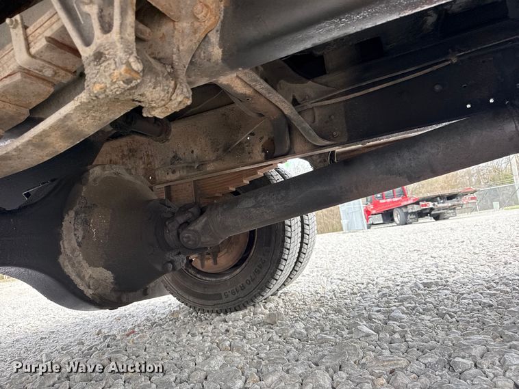 image for item DO8481 1997 International 4700 tow truck