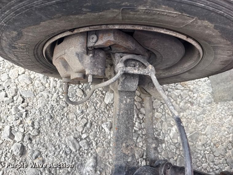 image for item DO8481 1997 International 4700 tow truck