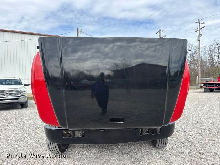 image for item DO8481 1997 International 4700 tow truck