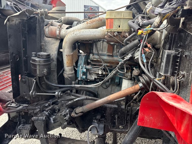 image for item DO8481 1997 International 4700 tow truck