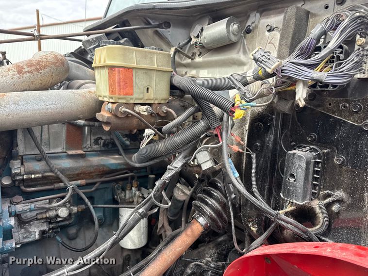 image for item DO8481 1997 International 4700 tow truck