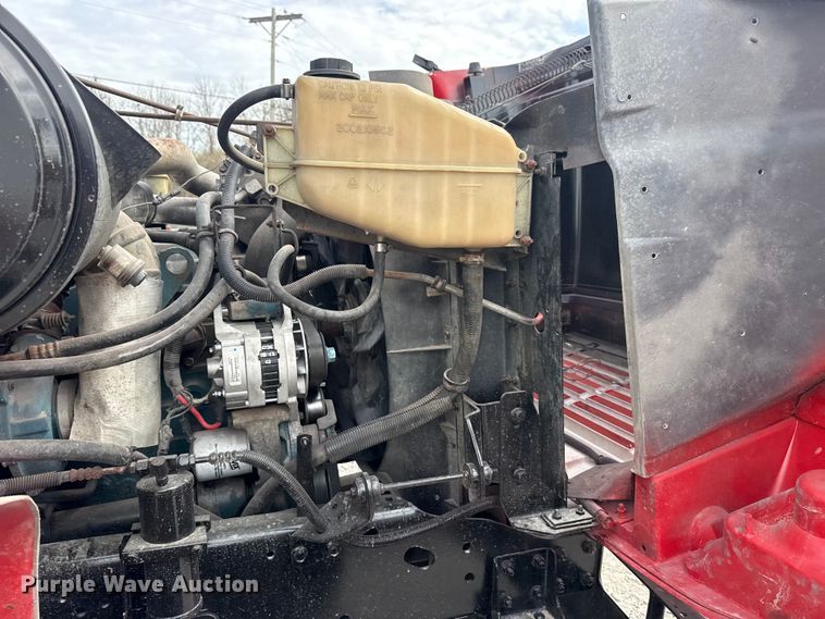 image for item DO8481 1997 International 4700 tow truck