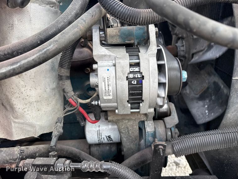 image for item DO8481 1997 International 4700 tow truck