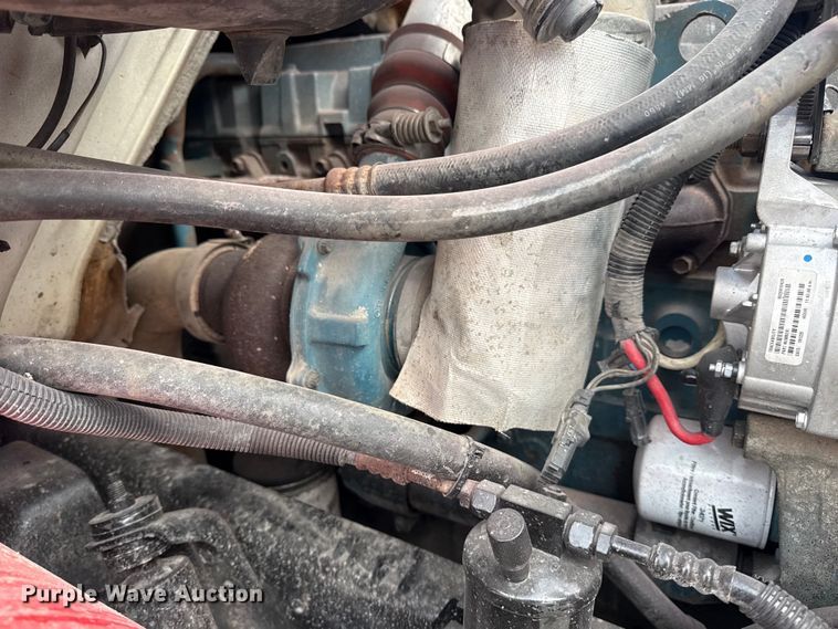 image for item DO8481 1997 International 4700 tow truck