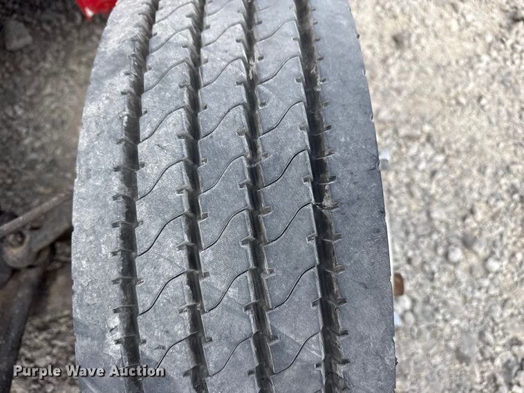 image for item DO8481 1997 International 4700 tow truck