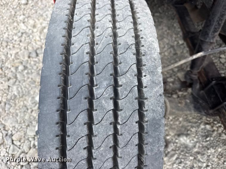 image for item DO8481 1997 International 4700 tow truck