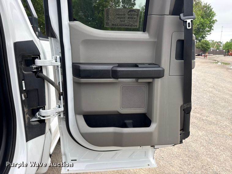 image for item DO8503 2020 Ford F350 Super Duty Ext. Cab pickup truck