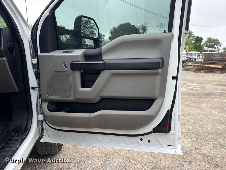 image for item DO8503 2020 Ford F350 Super Duty Ext. Cab pickup truck