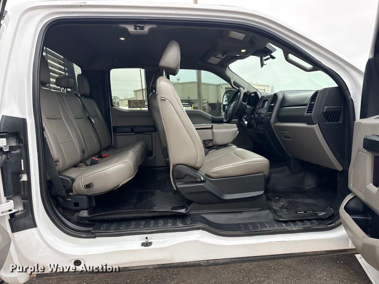 image for item DO8503 2020 Ford F350 Super Duty Ext. Cab pickup truck