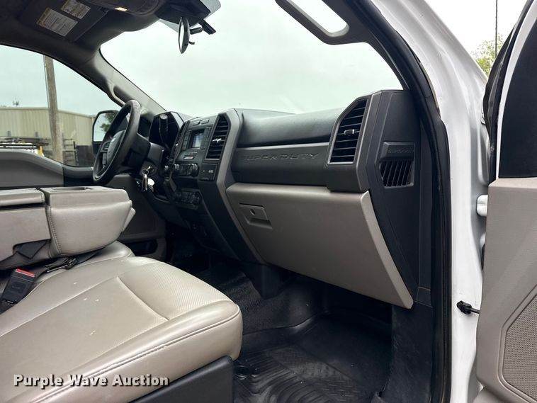 image for item DO8503 2020 Ford F350 Super Duty Ext. Cab pickup truck