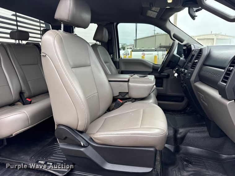 image for item DO8503 2020 Ford F350 Super Duty Ext. Cab pickup truck
