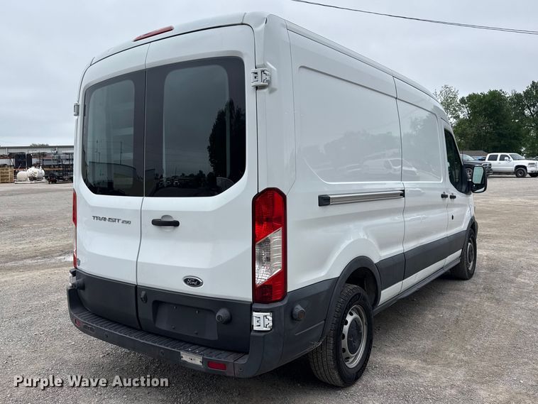 image for item DO8504 2017 Ford Transit 250 van