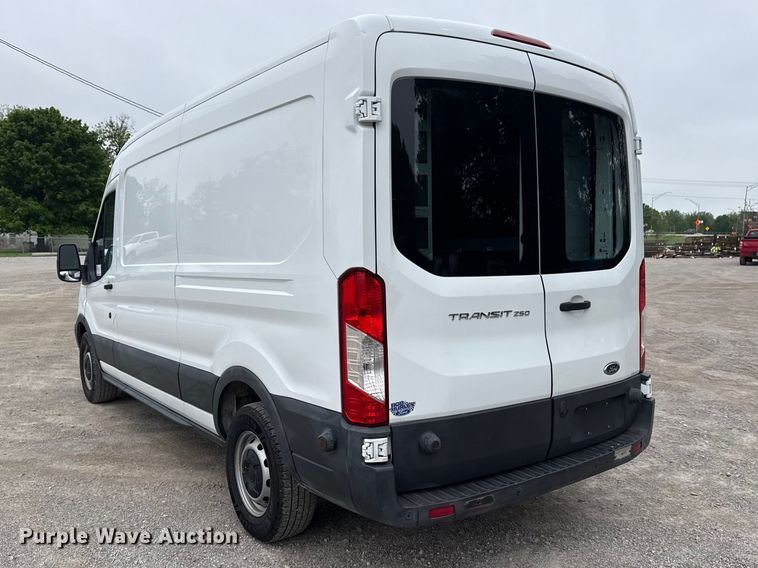 image for item DO8504 2017 Ford Transit 250 van