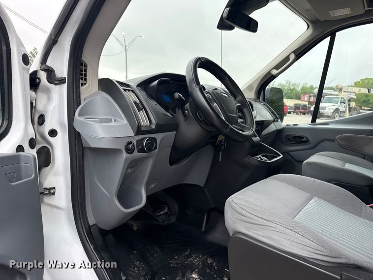 image for item DO8504 2017 Ford Transit 250 van