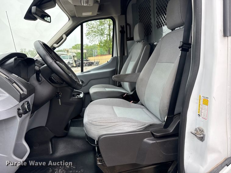 image for item DO8504 2017 Ford Transit 250 van