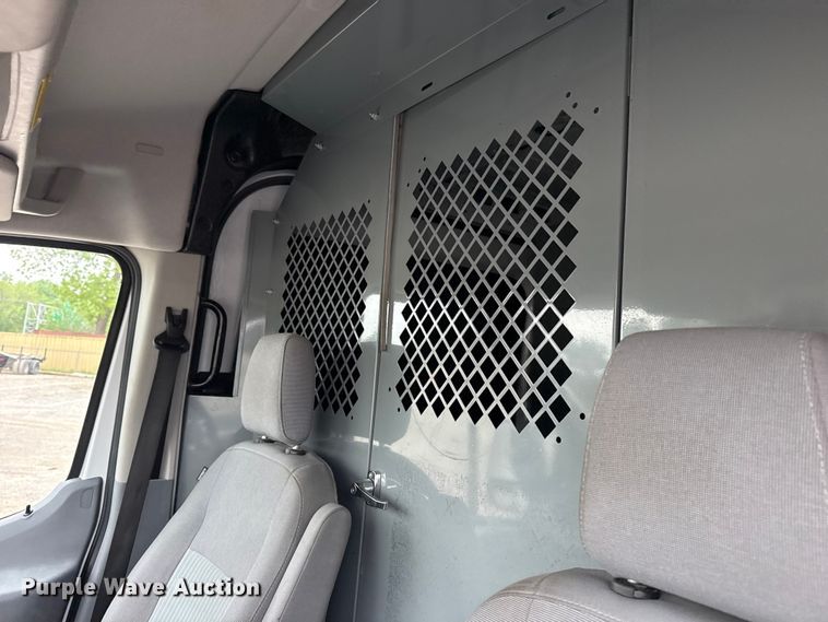 image for item DO8504 2017 Ford Transit 250 van