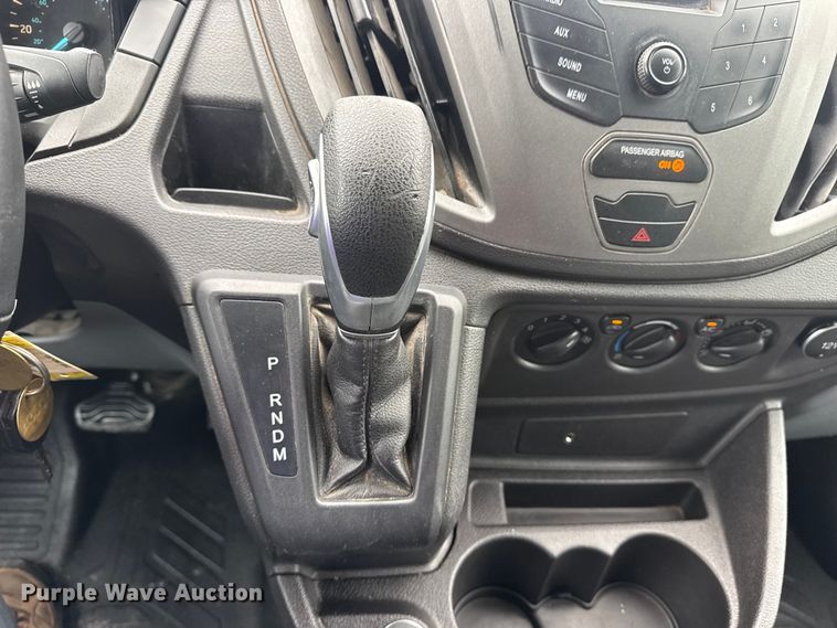 image for item DO8504 2017 Ford Transit 250 van