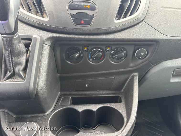 image for item DO8504 2017 Ford Transit 250 van