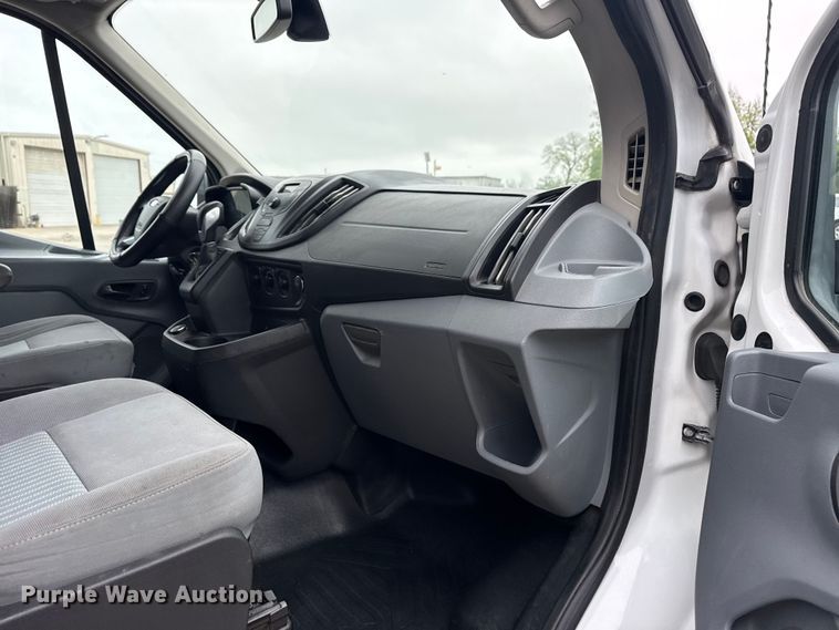 image for item DO8504 2017 Ford Transit 250 van