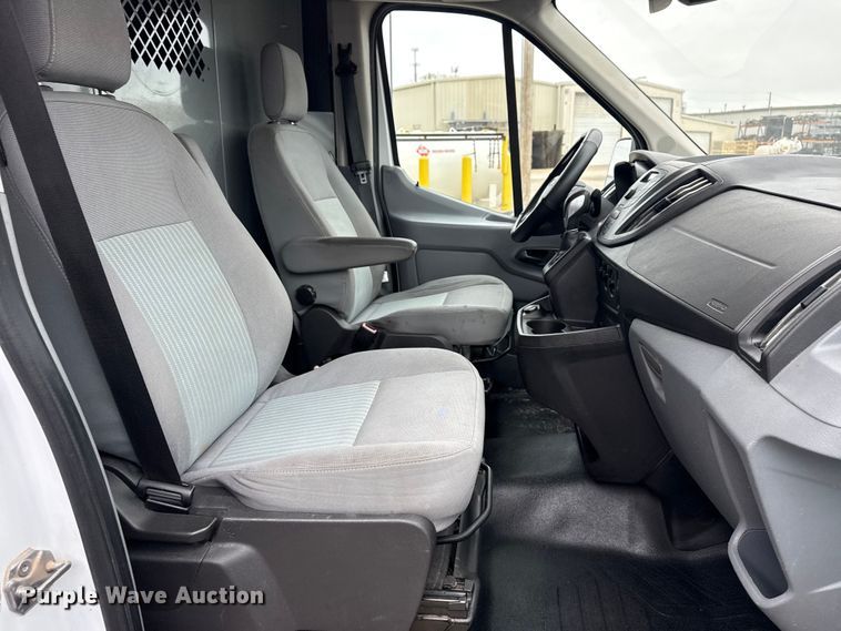 image for item DO8504 2017 Ford Transit 250 van