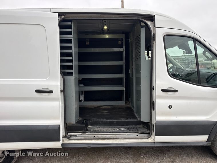 image for item DO8504 2017 Ford Transit 250 van