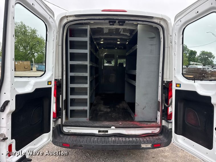 image for item DO8504 2017 Ford Transit 250 van