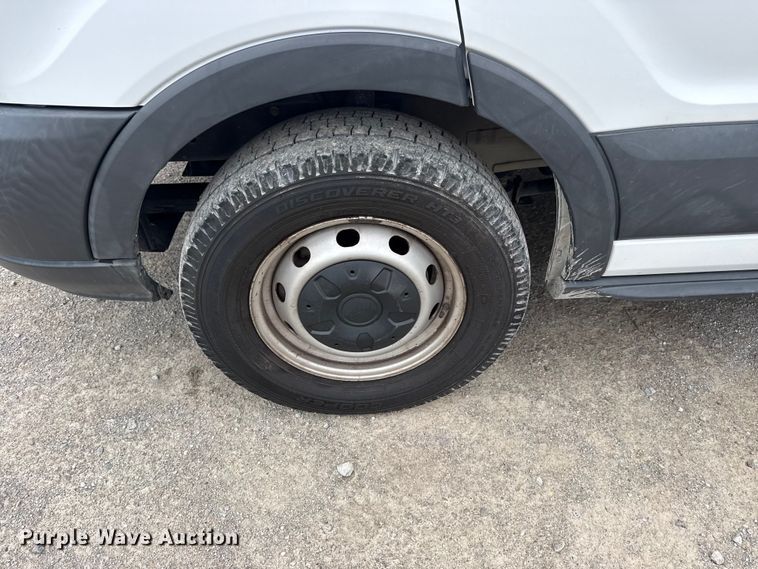 image for item DO8504 2017 Ford Transit 250 van