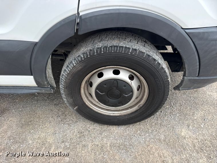 image for item DO8504 2017 Ford Transit 250 van