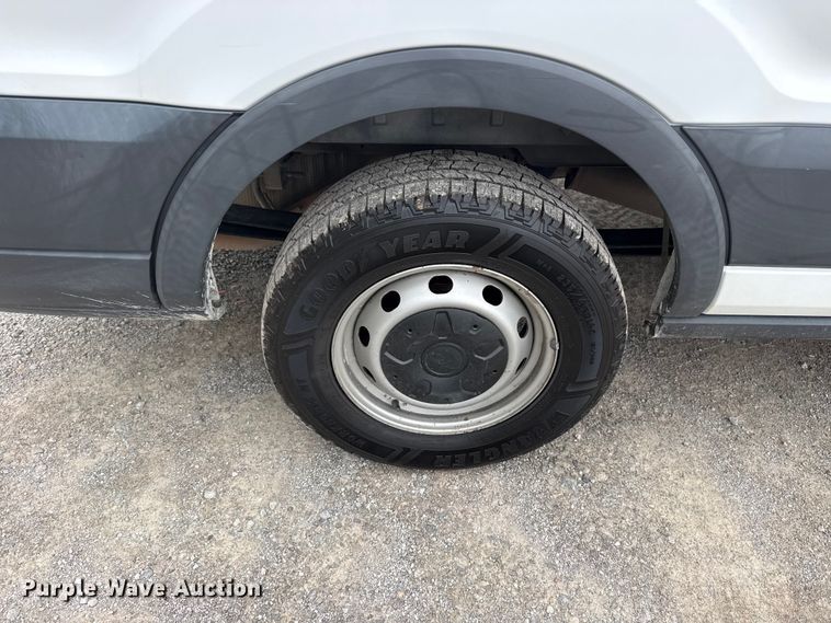 image for item DO8504 2017 Ford Transit 250 van