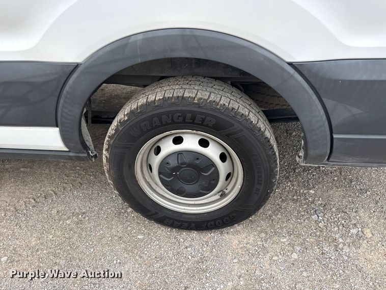 image for item DO8504 2017 Ford Transit 250 van