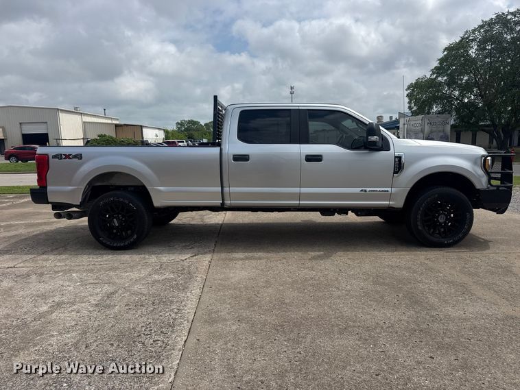 image for item DO8506 2017 Ford F250 Super Duty Crew Cab pickup truck