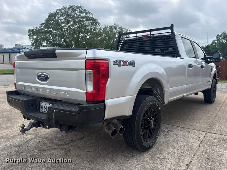 image for item DO8506 2017 Ford F250 Super Duty Crew Cab pickup truck