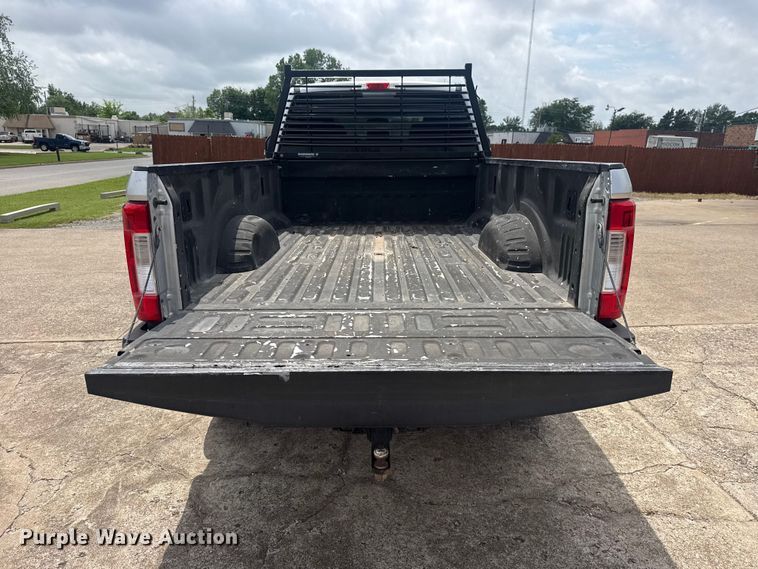 image for item DO8506 2017 Ford F250 Super Duty Crew Cab pickup truck