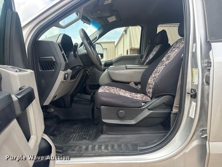 image for item DO8506 2017 Ford F250 Super Duty Crew Cab pickup truck