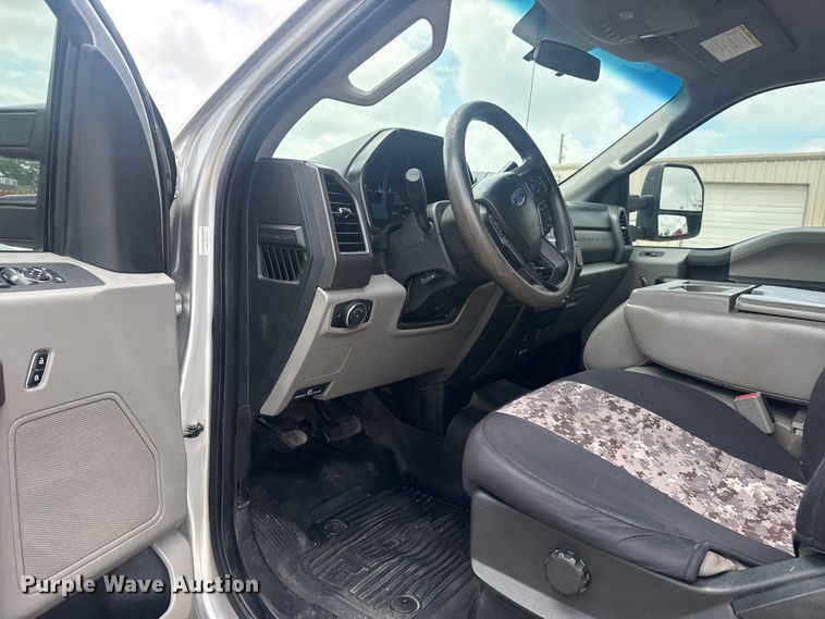 image for item DO8506 2017 Ford F250 Super Duty Crew Cab pickup truck