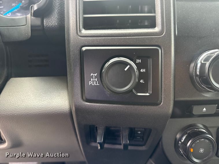 image for item DO8506 2017 Ford F250 Super Duty Crew Cab pickup truck