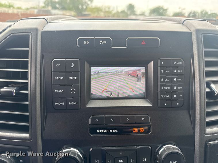 image for item DO8506 2017 Ford F250 Super Duty Crew Cab pickup truck