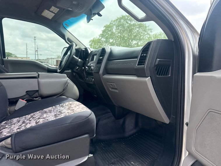 image for item DO8506 2017 Ford F250 Super Duty Crew Cab pickup truck