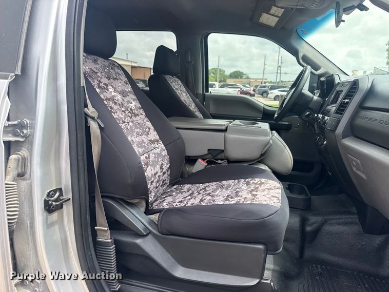 image for item DO8506 2017 Ford F250 Super Duty Crew Cab pickup truck