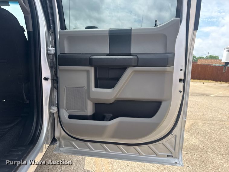 image for item DO8506 2017 Ford F250 Super Duty Crew Cab pickup truck